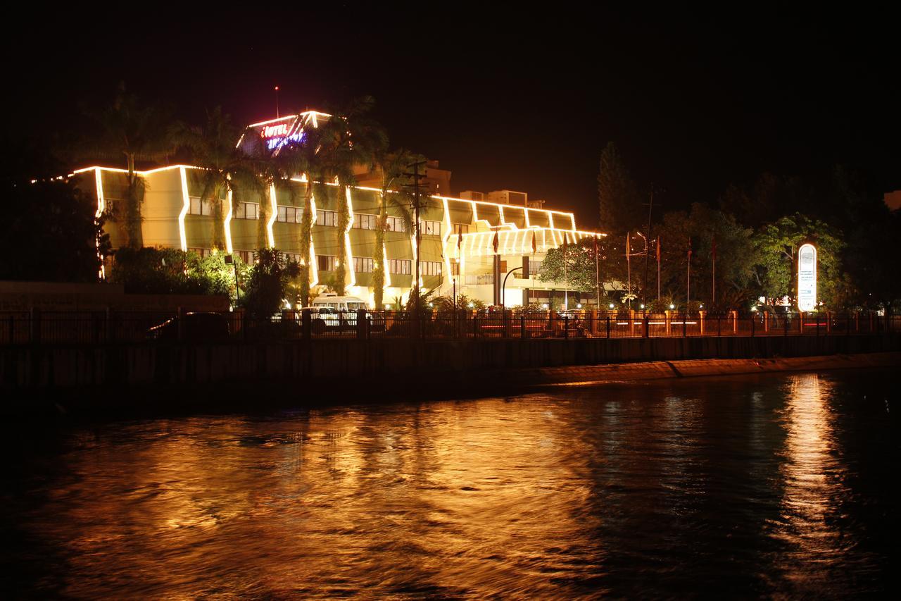 Hotel Parisutham Thanjavur Esterno foto